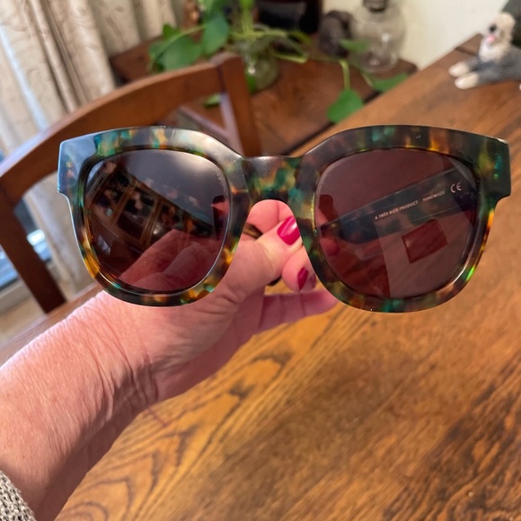 Sun Buddies Tortoise Sunglasses - Picture 2 of 5